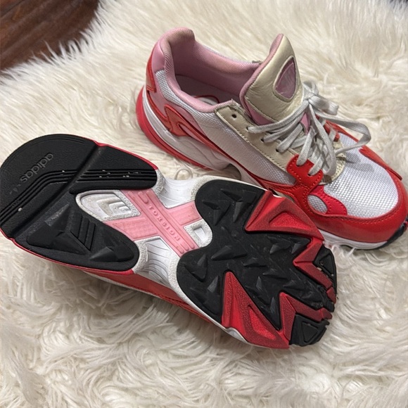 Adidas - Picture 3 of 4